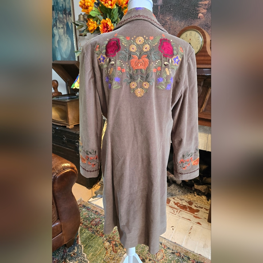 Beautiful Vintage J. Jill Embroidered Trench Coat Size L